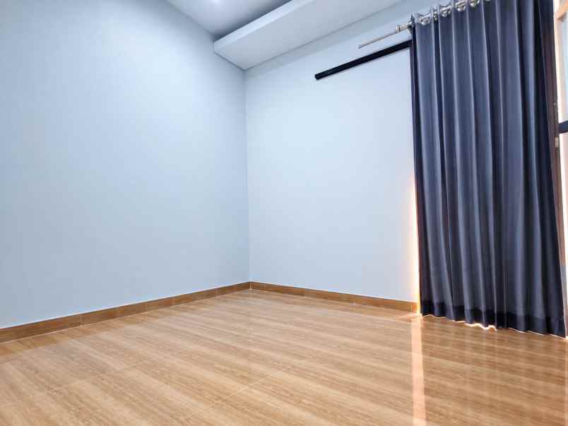 dijual rumah cluster greenwood golden