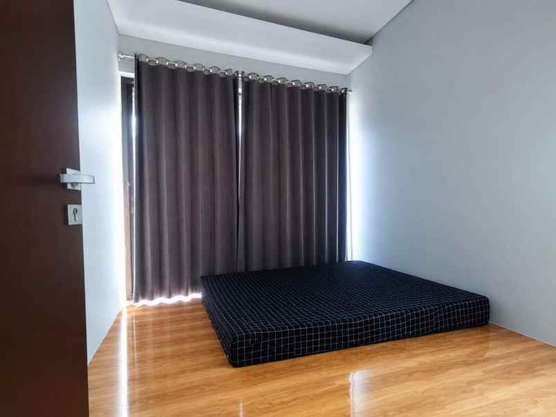 dijual rumah cluster greenwood golden