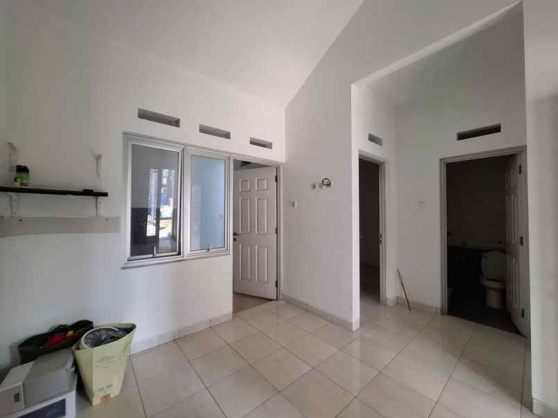 dijual rumah cluster harapan indah