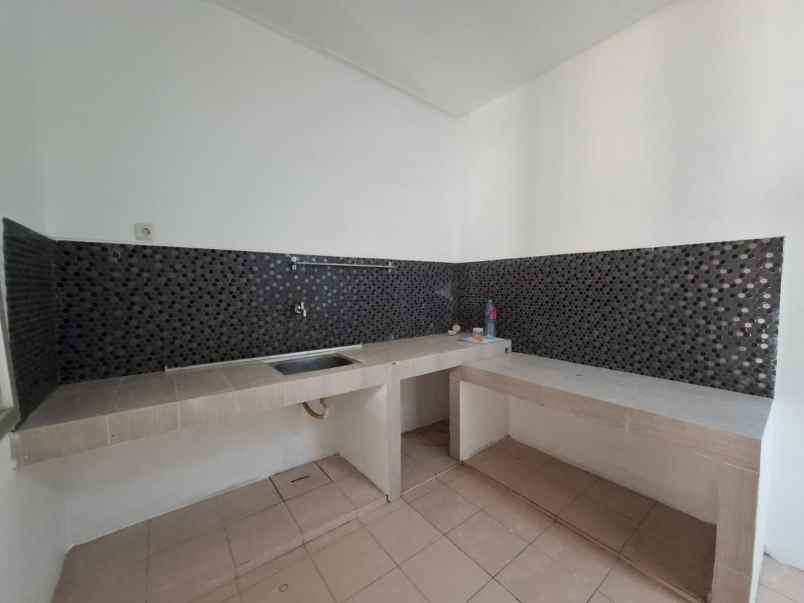 dijual rumah cluster harapan indah