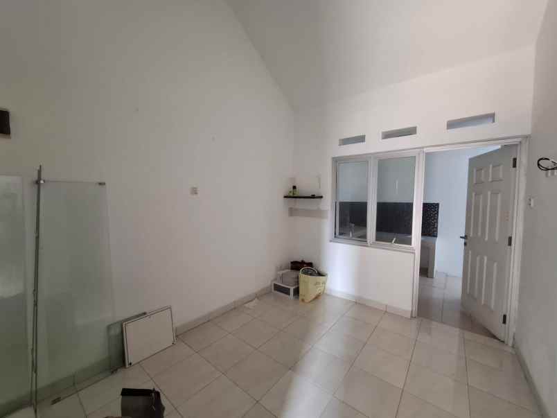 dijual rumah cluster harapan indah