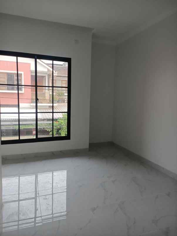 dijual rumah cluster ifolia kota