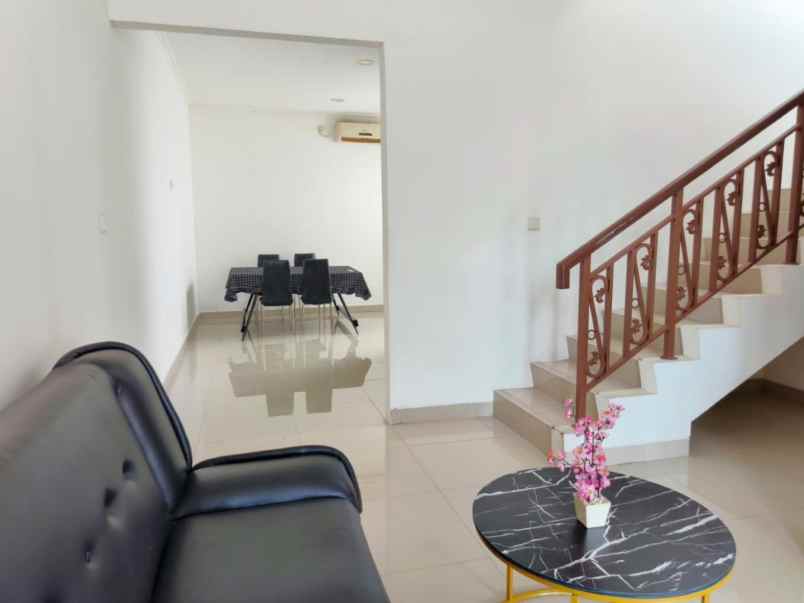 dijual rumah cluster la seine jakarta