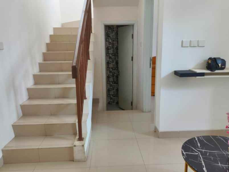 dijual rumah cluster la seine jakarta