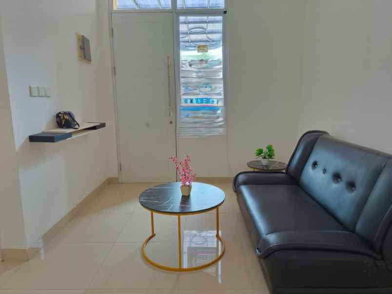 dijual rumah cluster la seine jakarta