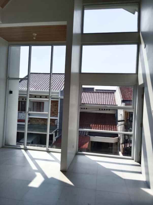 dijual rumah cluster mapel summarecon