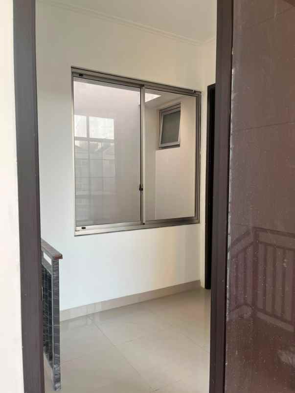 dijual rumah cluster miami pik 2