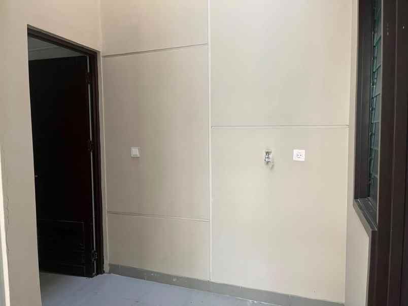 dijual rumah cluster miami pik 2
