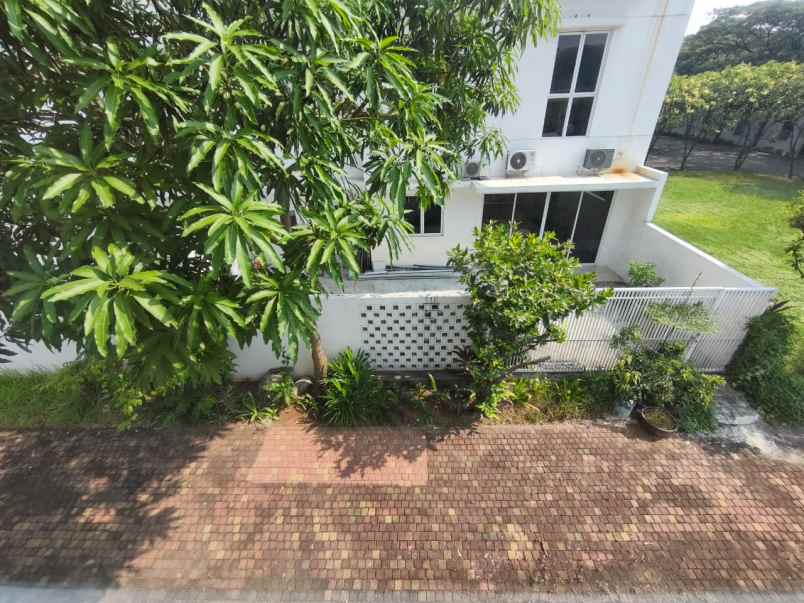 dijual rumah cluster palm spring