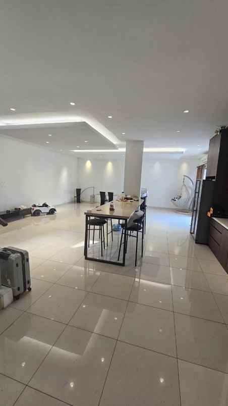 dijual rumah cluster palm spring