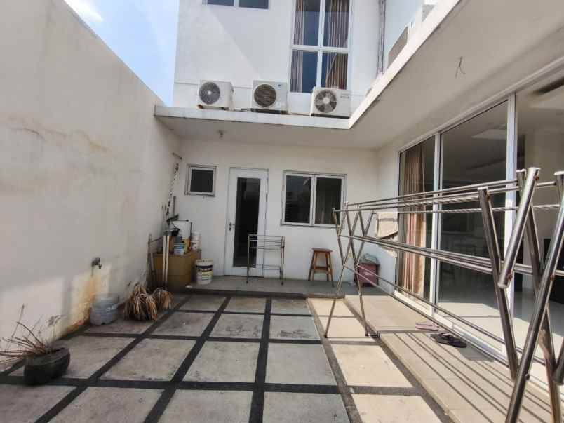 dijual rumah cluster palm spring