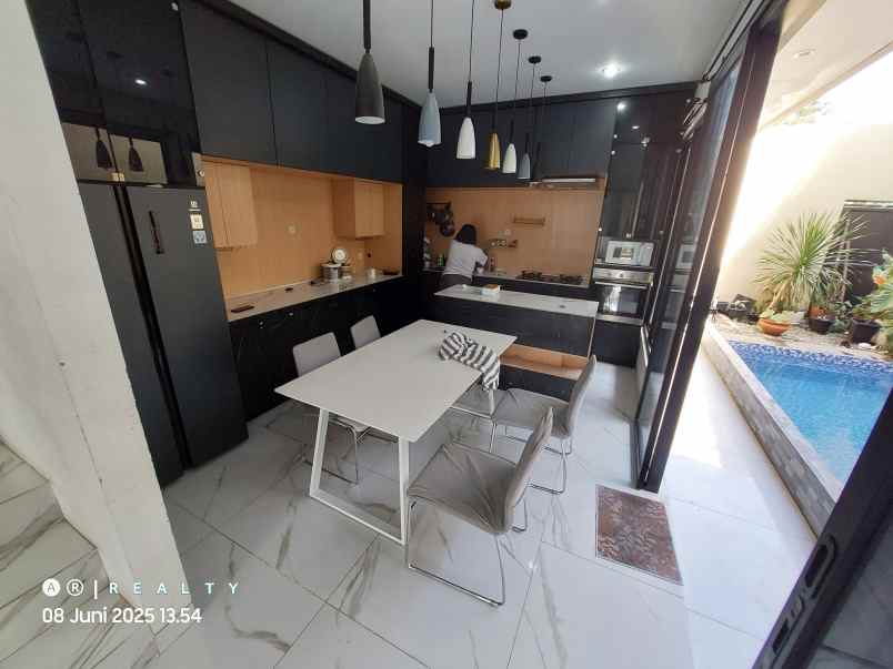 dijual rumah cluster resor dago pakar