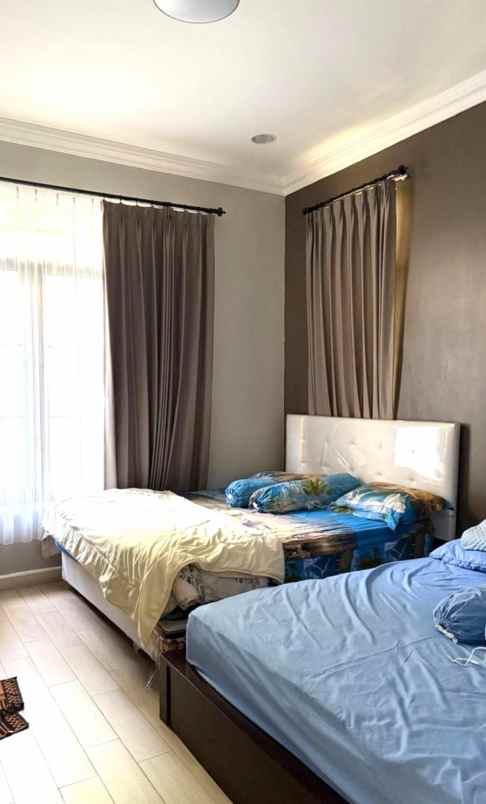 dijual rumah cluster thames jgc jakarta