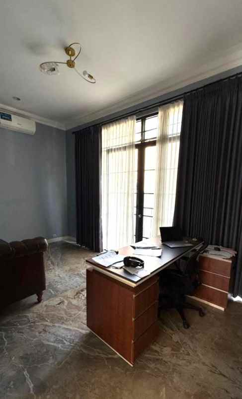 dijual rumah cluster thames jgc jakarta