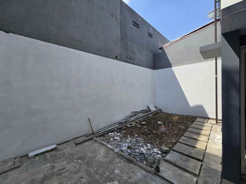 dijual rumah cluster victoria metland