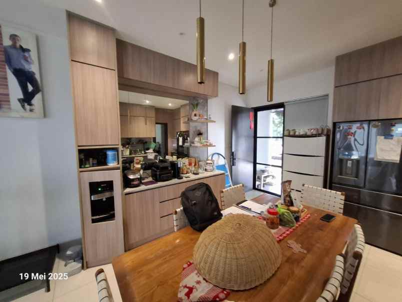 dijual rumah cluster wisteria jakarta