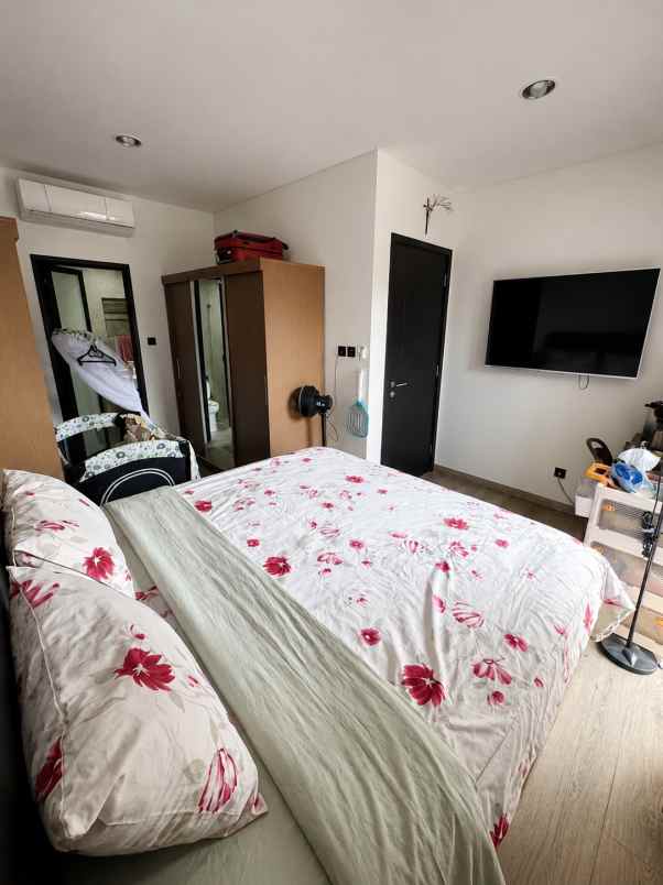 dijual rumah cluster wisteria metland