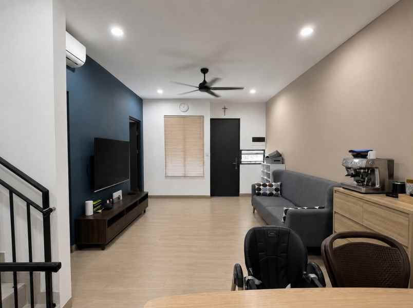 dijual rumah cluster wisteria metland