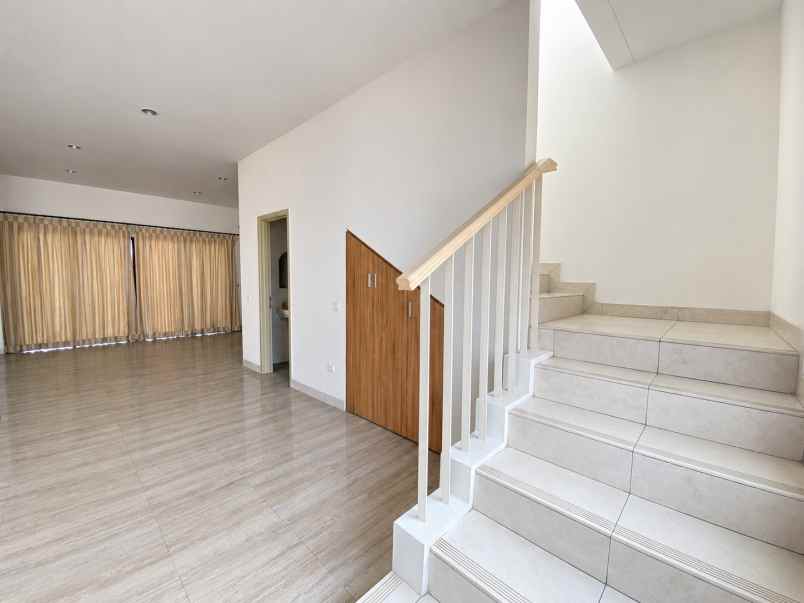 dijual rumah cluster zebrina jgc