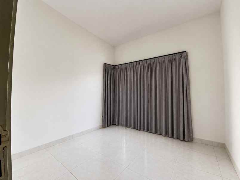 dijual rumah cluster zebrina jgc