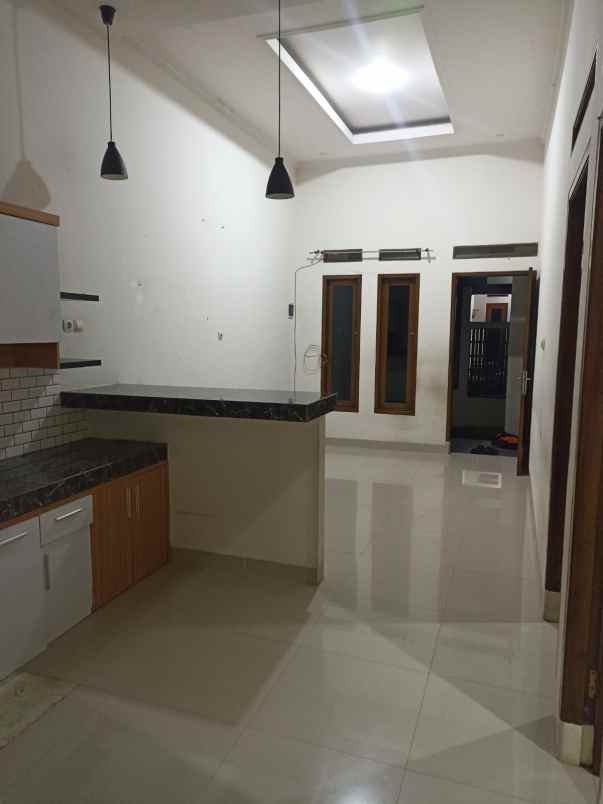 dijual rumah d grand fahira jl h saenan