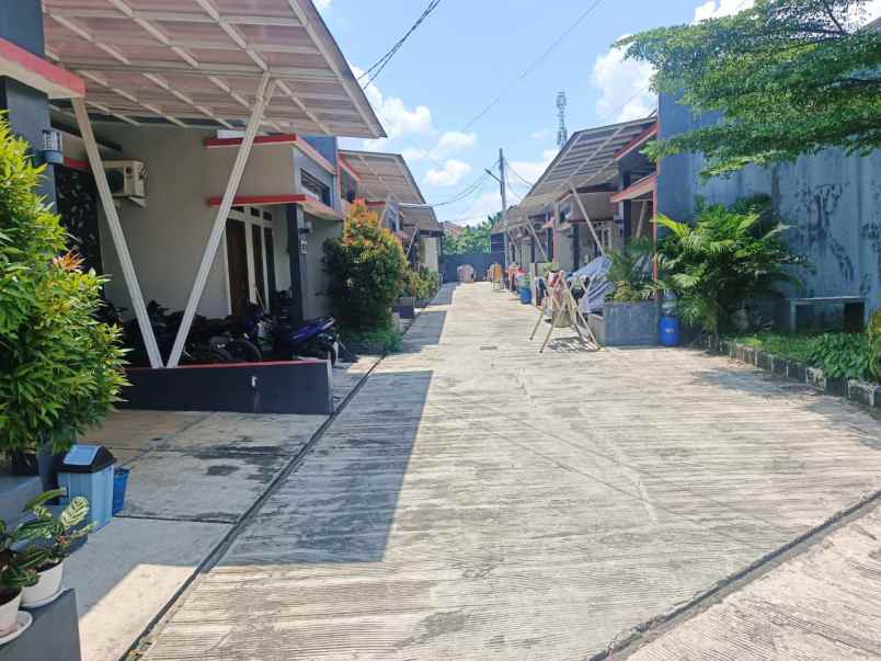 dijual rumah d grand fahira jl h saenan