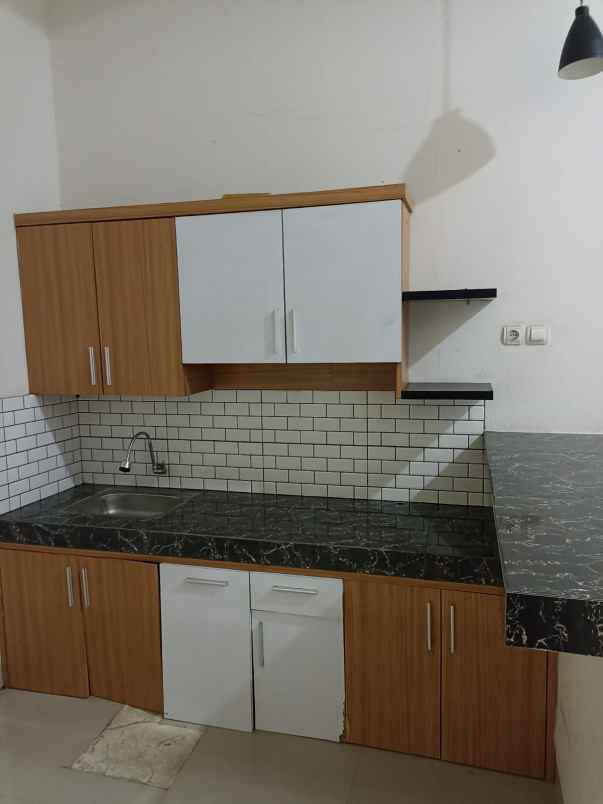 dijual rumah d grand fahira jl h saenan