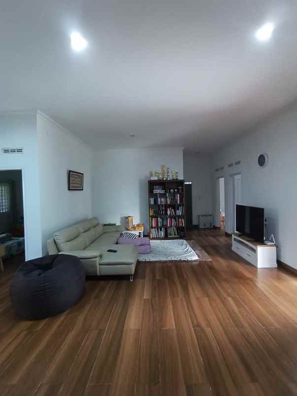 dijual rumah dago giri cidadap kota bandung