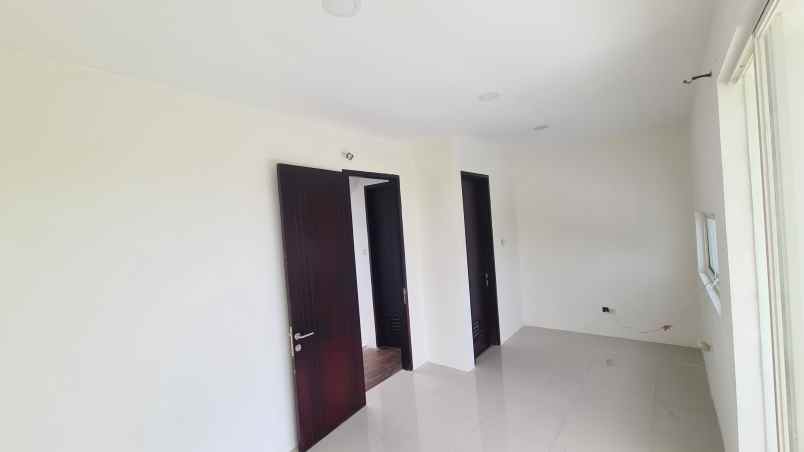 dijual rumah de casa residence lakarsantri