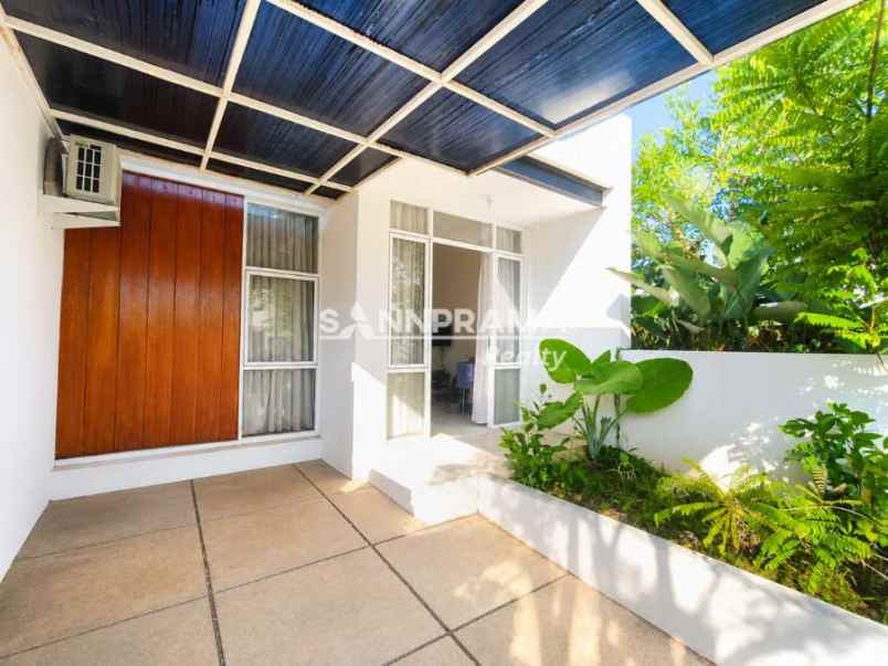 dijual rumah dekat park sawangan