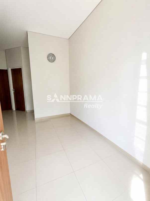 dijual rumah dekat park sawangan