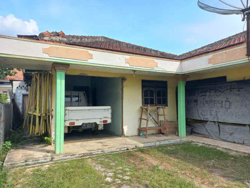 dijual rumah depan polsek gedong tataan