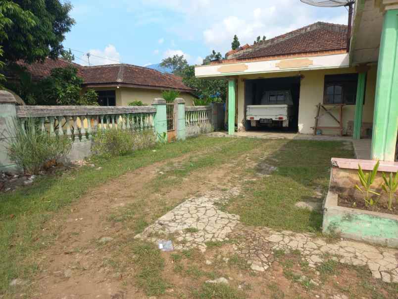 dijual rumah depan polsek gedong tataan