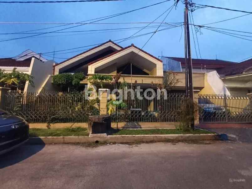 dijual rumah dharmahusada
