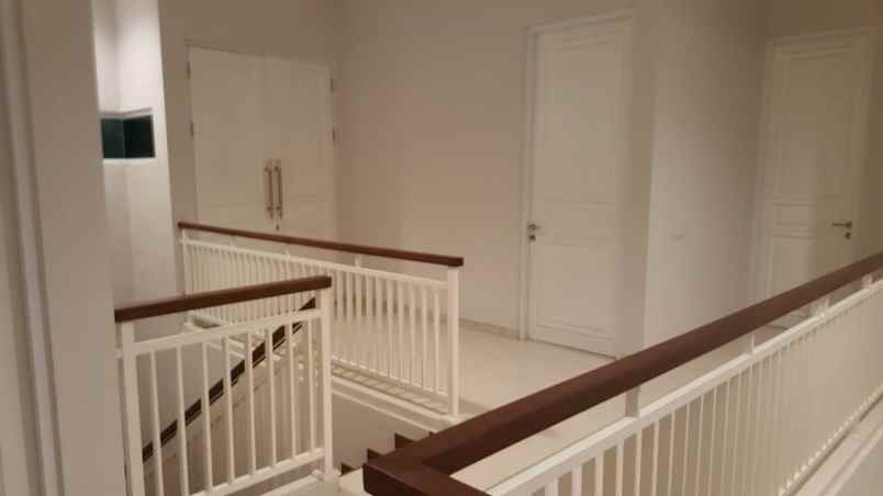 dijual rumah dharmahusada