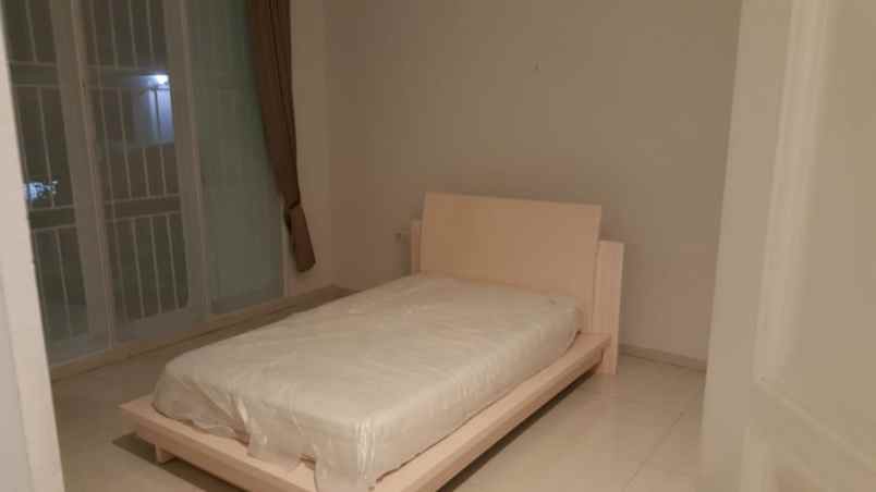 dijual rumah dharmahusada