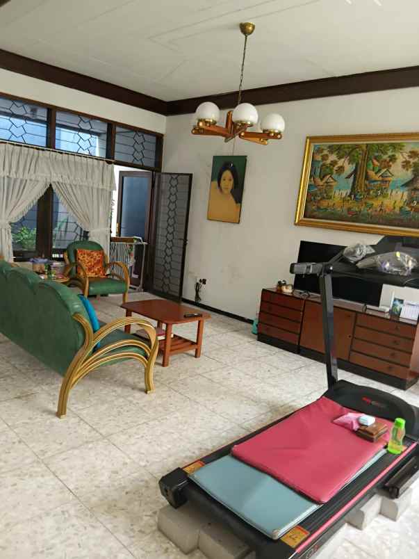 dijual rumah dharmahusada indah timur