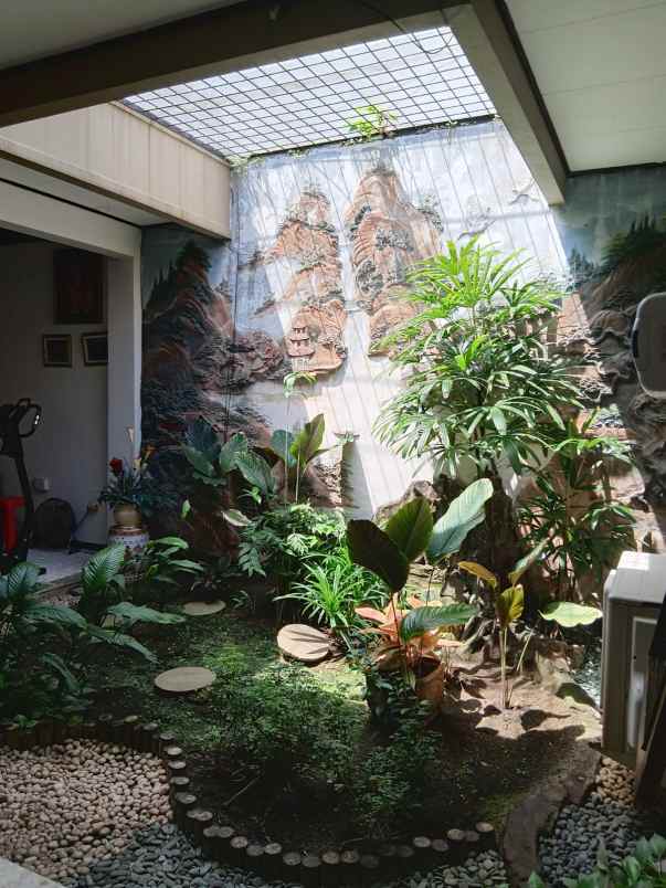 dijual rumah dharmahusada indah timur