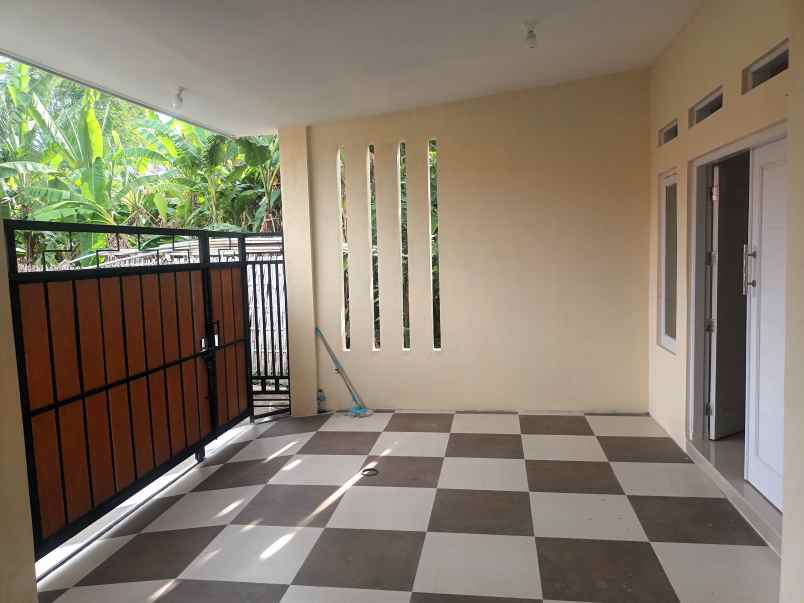 dijual rumah di arum sari