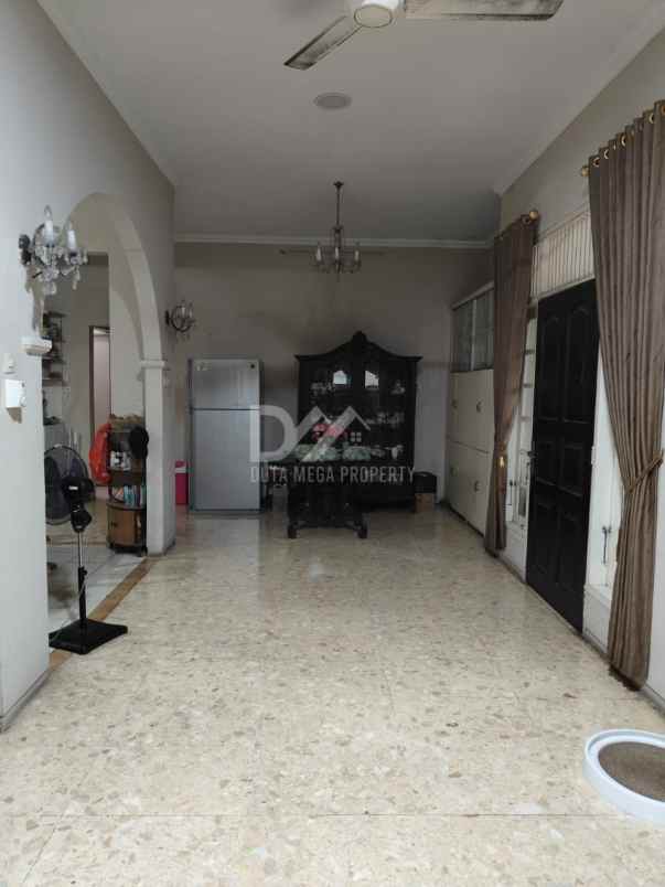 dijual rumah di boulevard villa melati mas