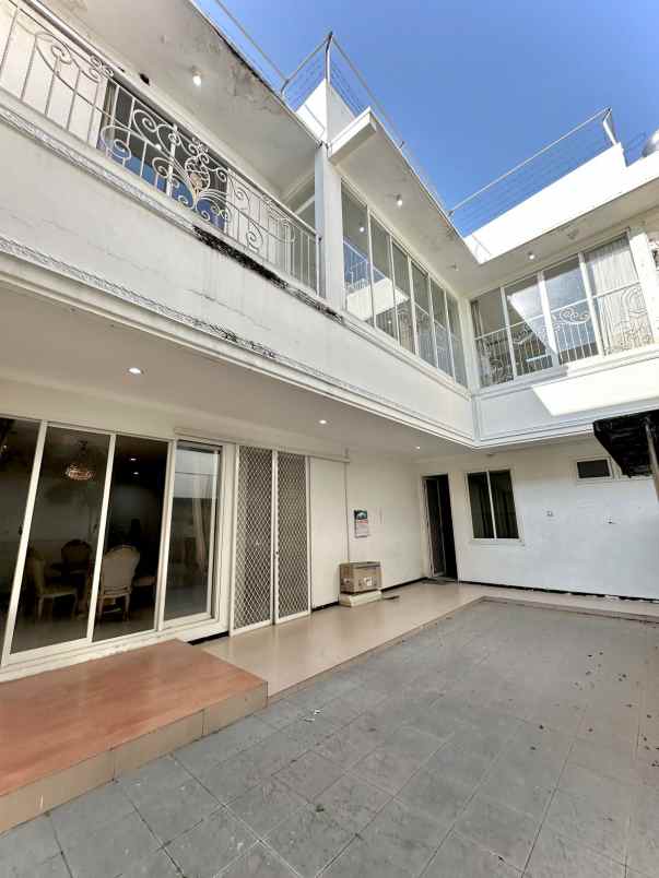 dijual rumah di dharmahusada megah permai