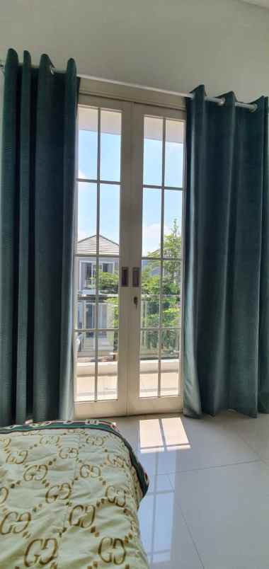 dijual rumah di green orchid