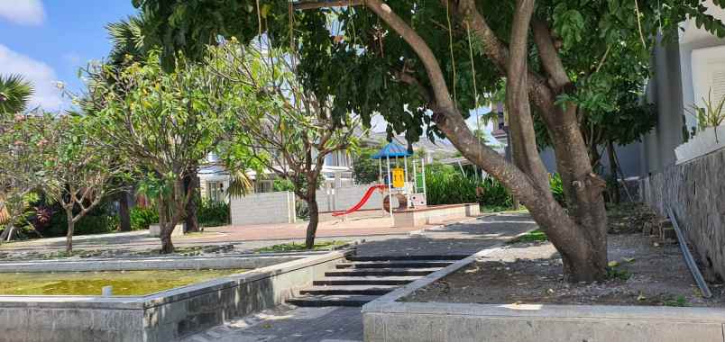 dijual rumah di green orchid