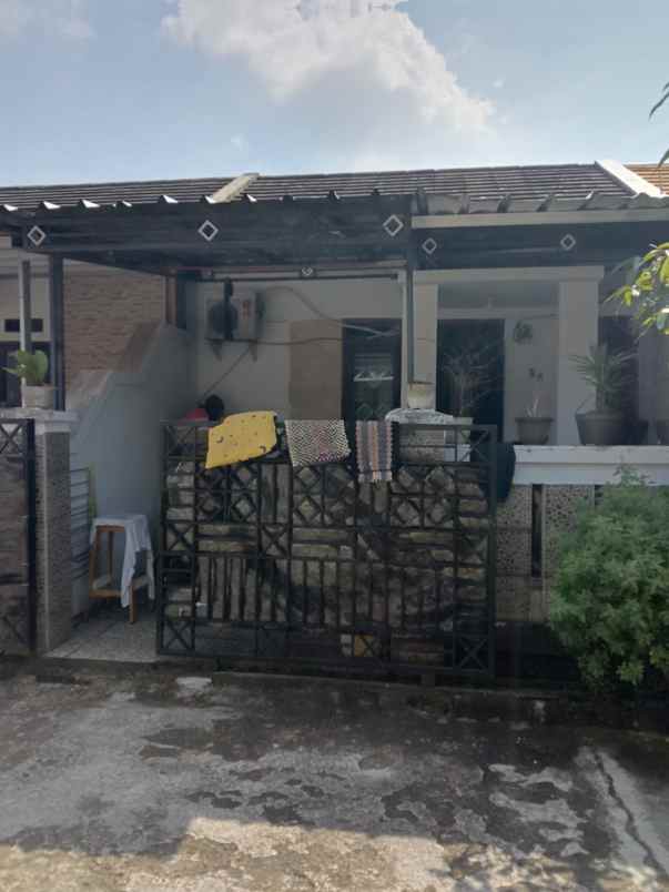 dijual rumah di perumahan pondok gading 3 blok d no 8