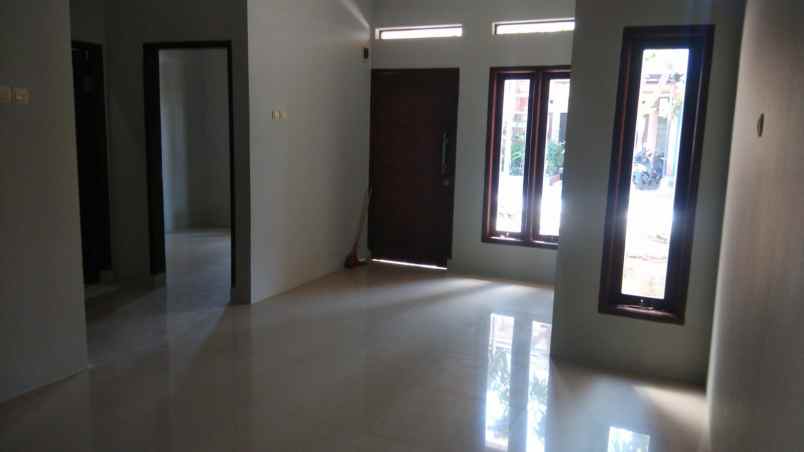 dijual rumah di talun