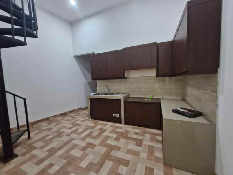 dijual rumah duren sawit