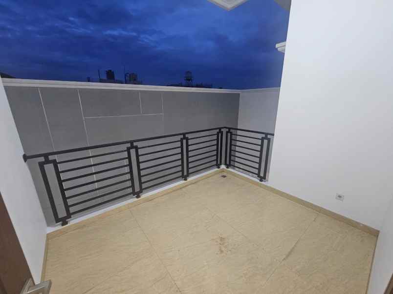 dijual rumah duren sawit