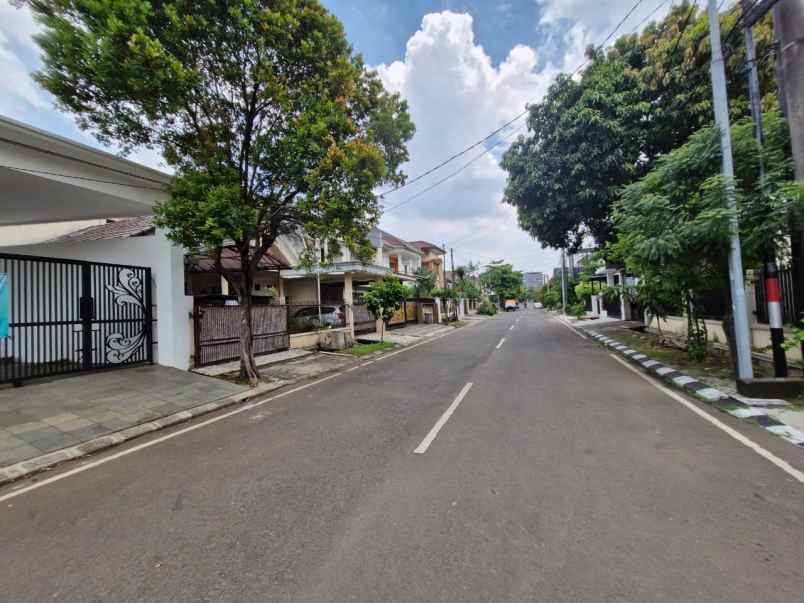 dijual rumah duren sawit