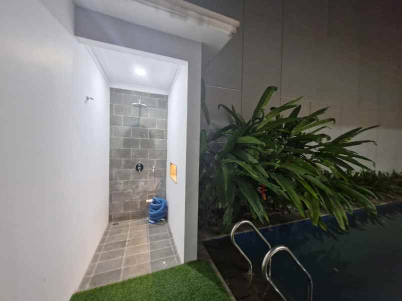 dijual rumah duren sawit