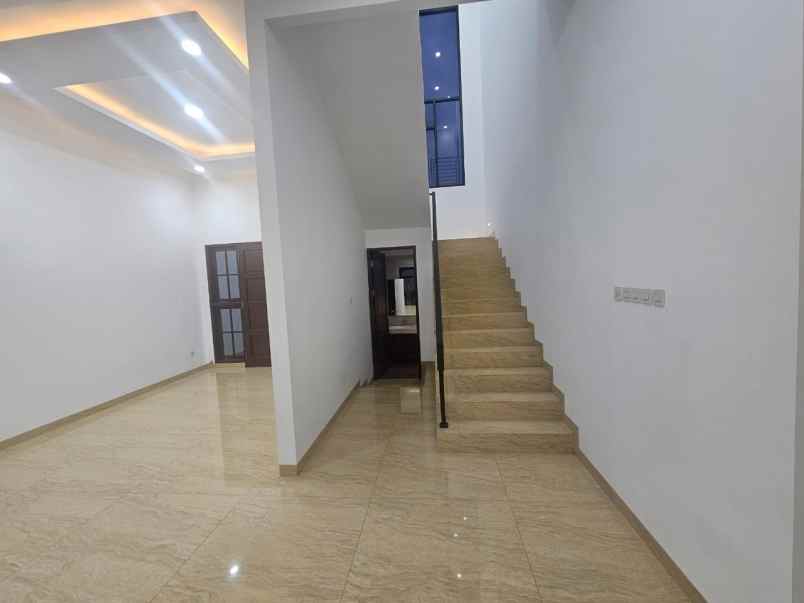 dijual rumah duren sawit